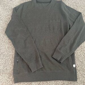 Vuori Men's Jeffrey sweatshirt with pocket size large